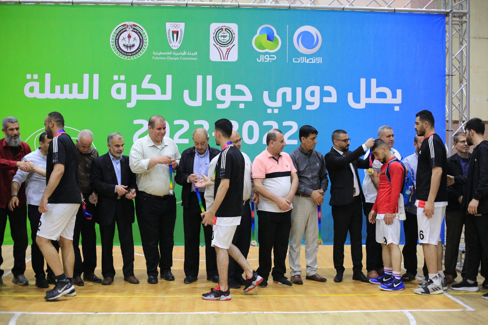 Presenting medals to the players, Jawwal Basketball League 2022–23