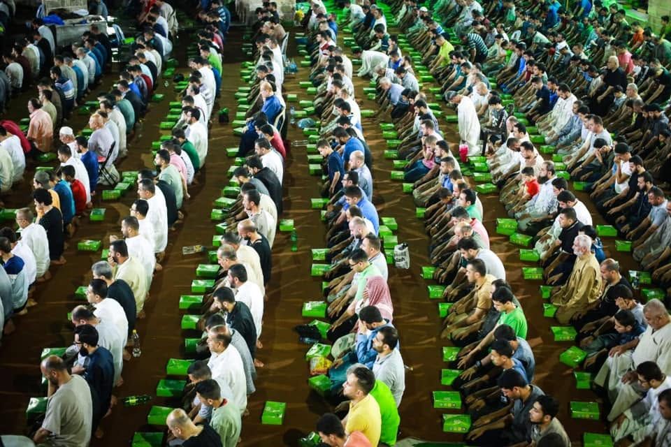 Mass community iftar in Ramadan with Jawwal meal boxes